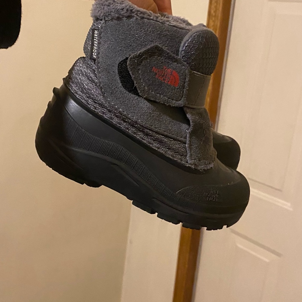 9C Toddler North Face Boots